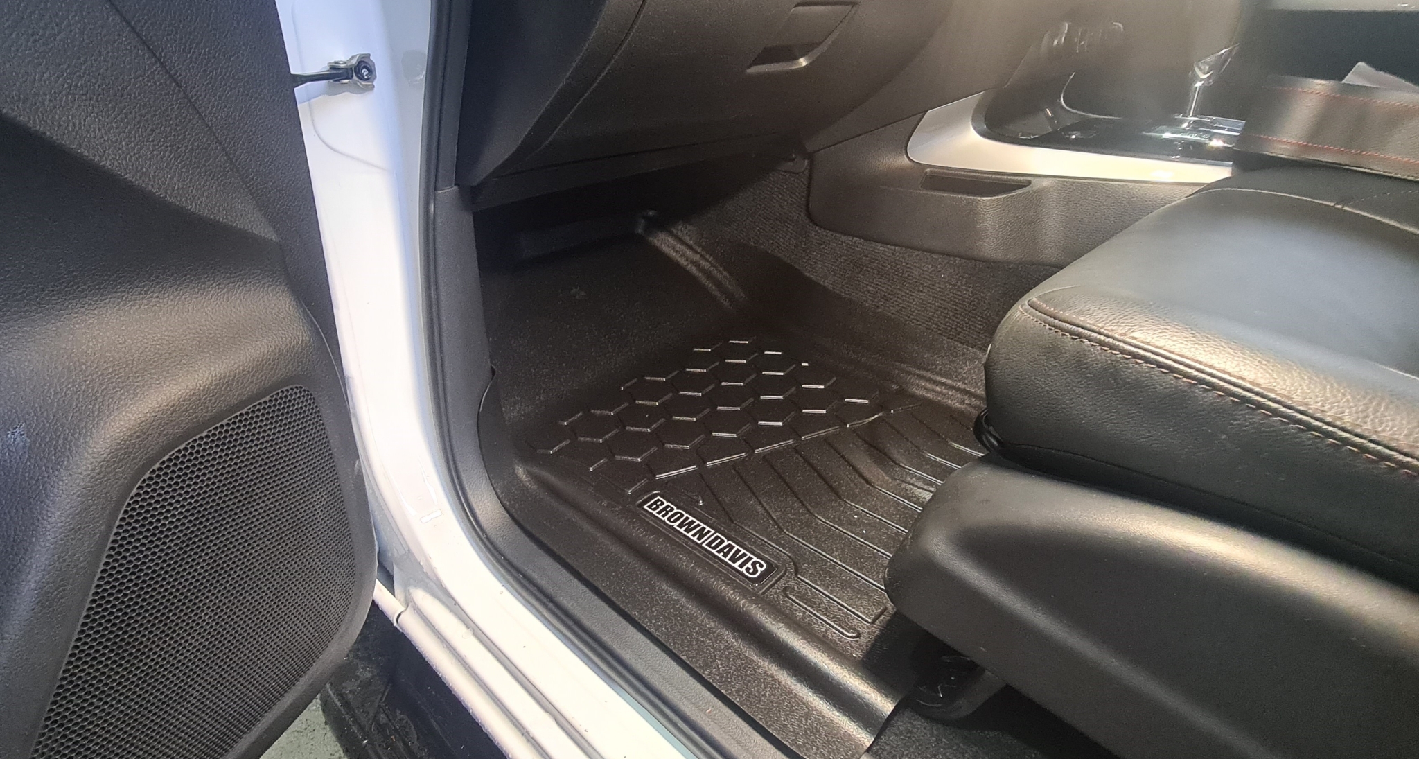 Nissan Navara NP300 (2015 to Present) 4WD Floor Mats Full Set